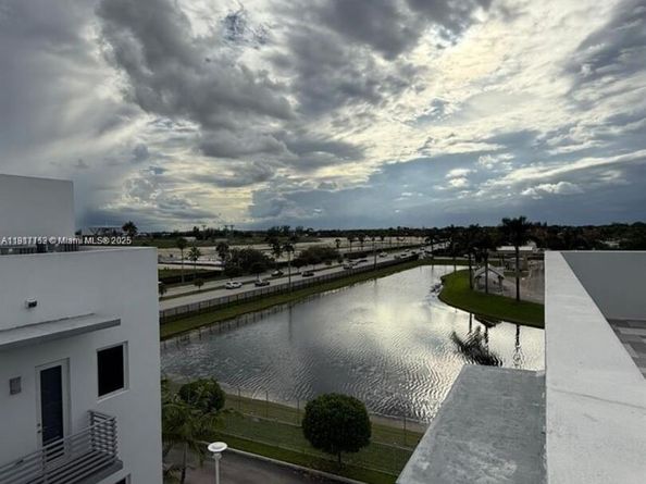 9165 NW 33rd St, Doral FL 33172