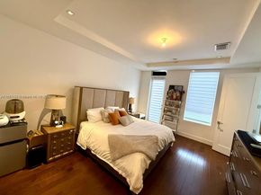 9165 NW 33rd St, Doral FL 33172