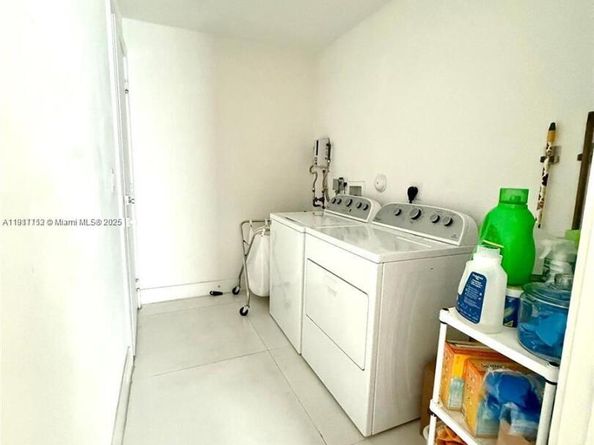 9165 NW 33rd St, Doral FL 33172