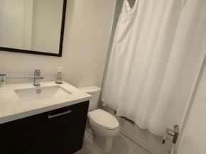 9165 NW 33rd St, Doral FL 33172