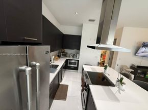 9165 NW 33rd St, Doral FL 33172