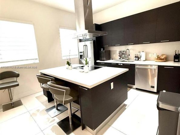 9165 NW 33rd St, Doral FL 33172