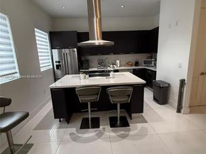 9165 NW 33rd St, Doral FL 33172