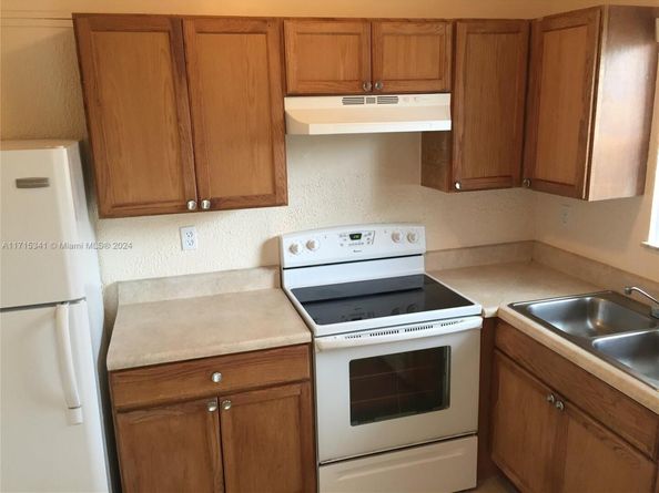 4132 SW 61st Ave 3, Davie FL 33314