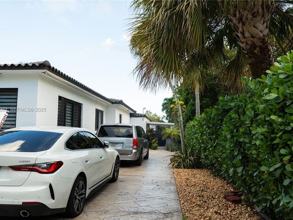 2380 SW 2nd St, Miami FL 33135