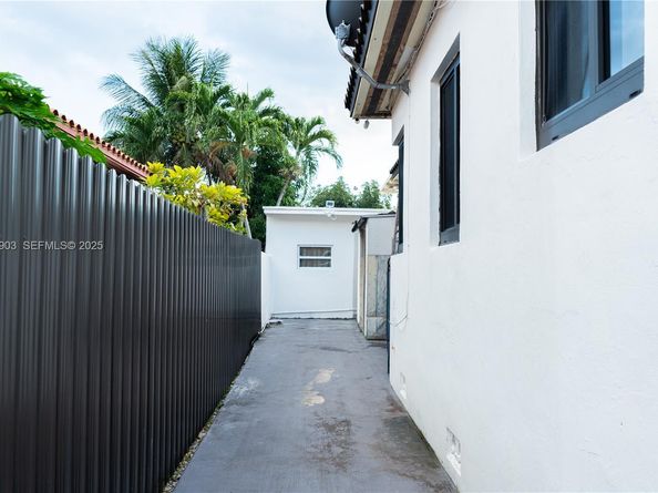 2380 SW 2nd St, Miami FL 33135