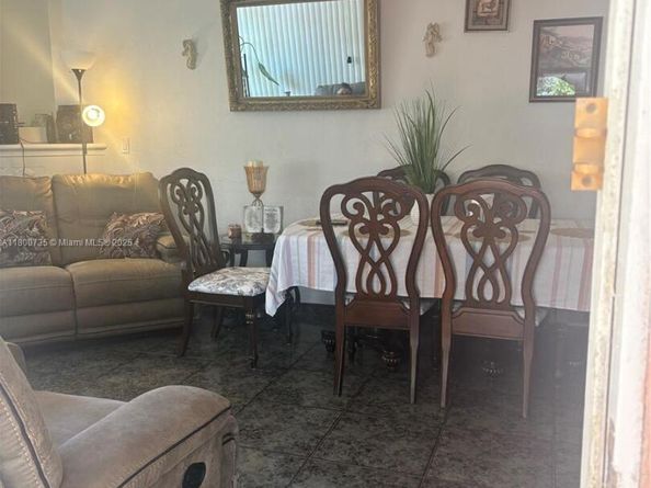 2530 Washington St, Hollywood FL 33020