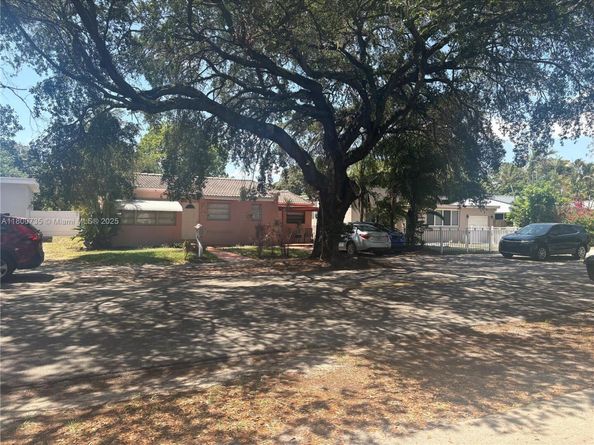 2530 Washington St, Hollywood FL 33020