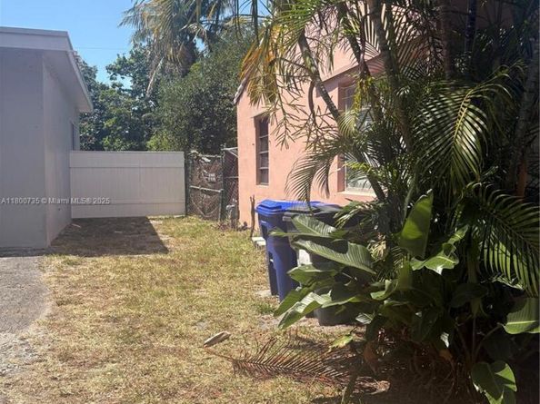 2530 Washington St, Hollywood FL 33020