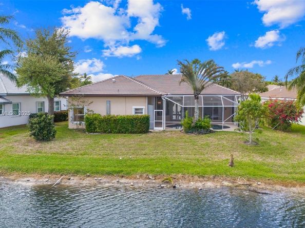 5135 Kensington Cir, Coral Springs FL 33076