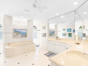 5135 Kensington Cir, Coral Springs FL 33076