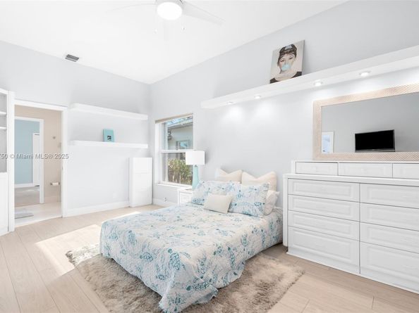 5135 Kensington Cir, Coral Springs FL 33076