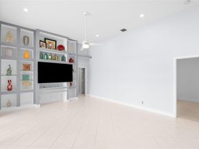 5135 Kensington Cir, Coral Springs FL 33076