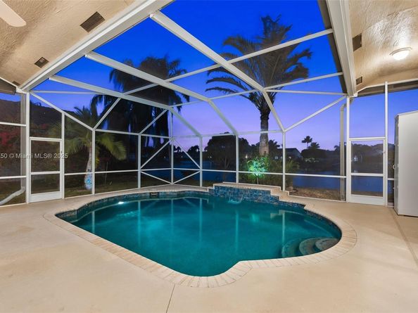 5135 Kensington Cir, Coral Springs FL 33076
