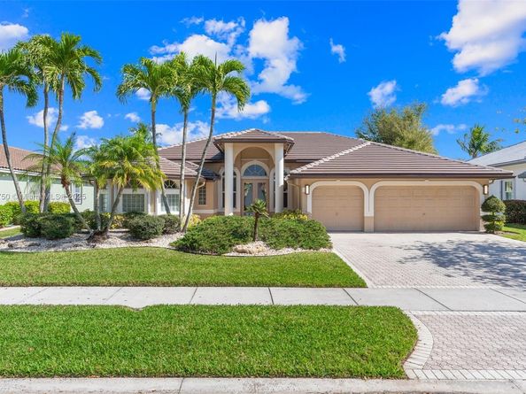 5135 Kensington Cir, Coral Springs FL 33076