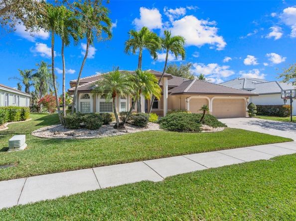 5135 Kensington Cir, Coral Springs FL 33076