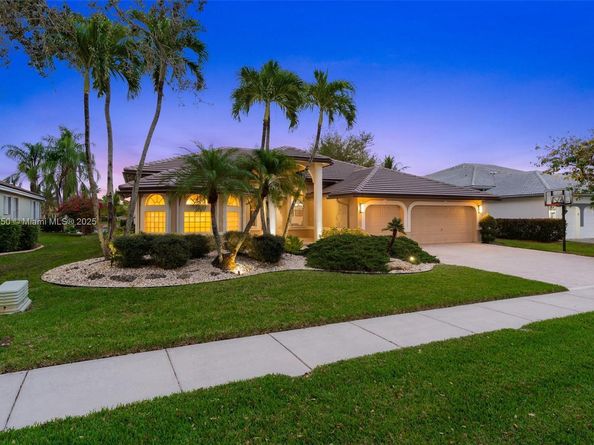 5135 Kensington Cir, Coral Springs FL 33076