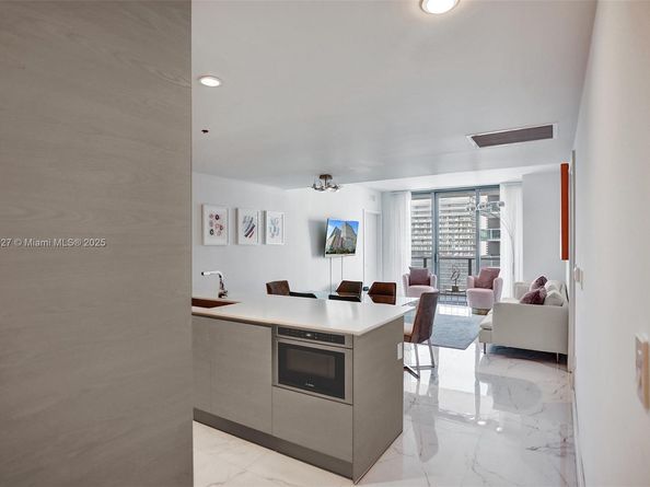 1300 S Miami Ave 3111, Miami FL 33130