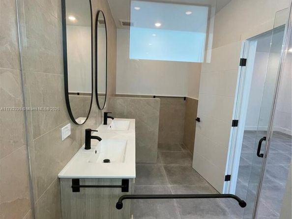 2735-2737 SW 2nd St, Miami FL 33135