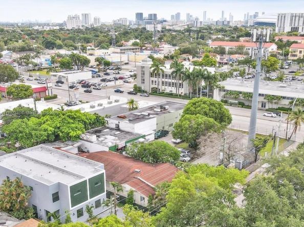 2735-2737 SW 2nd St, Miami FL 33135