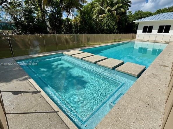 7900 SW 118th St, Pinecrest FL 33156
