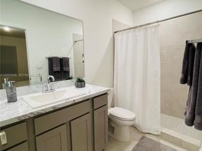 916 SE 19th St 916, Homestead FL 33034