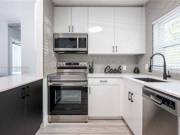 1236 NE 16th Ave, Fort Lauderdale FL 33304