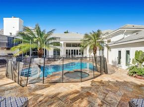 11400 NW 7th St, Plantation FL 33325