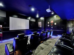 11400 NW 7th St, Plantation FL 33325