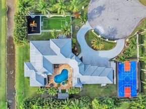11400 NW 7th St, Plantation FL 33325