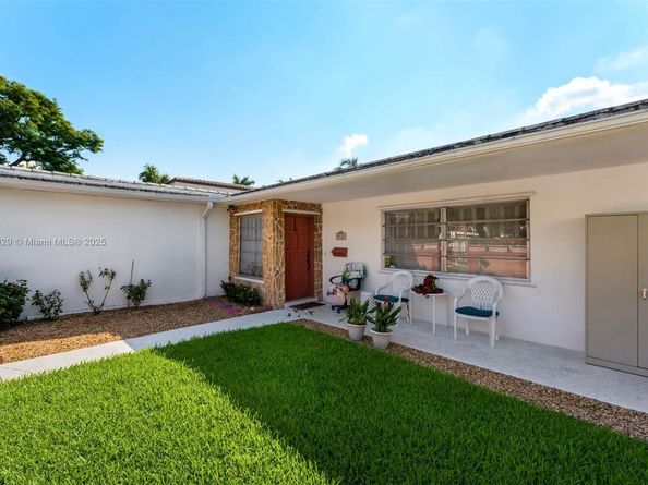 5127 Alton Rd, Miami Beach FL 33140