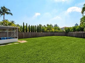 5127 Alton Rd, Miami Beach FL 33140