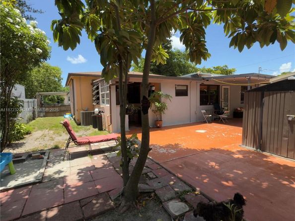 2921 NW 66th St, Miami FL 33147