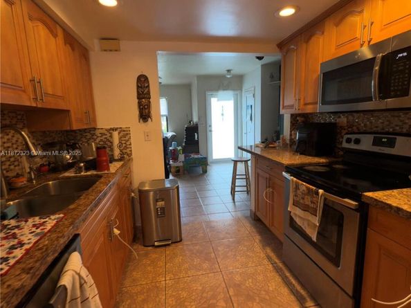 2921 NW 66th St, Miami FL 33147