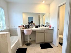 1088 NW 208th Ter, Miami Gardens FL 33169
