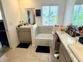 1088 NW 208th Ter, Miami Gardens FL 33169