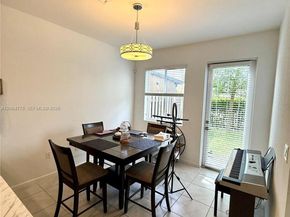 1088 NW 208th Ter, Miami Gardens FL 33169