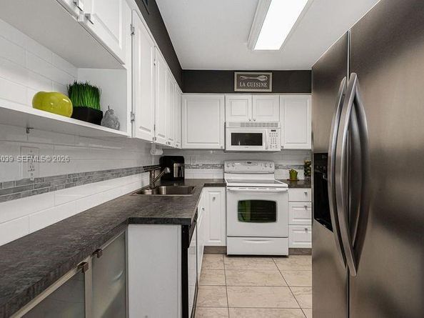 17800 Atlantic Blvd 203, Sunny Isles Beach FL 33160