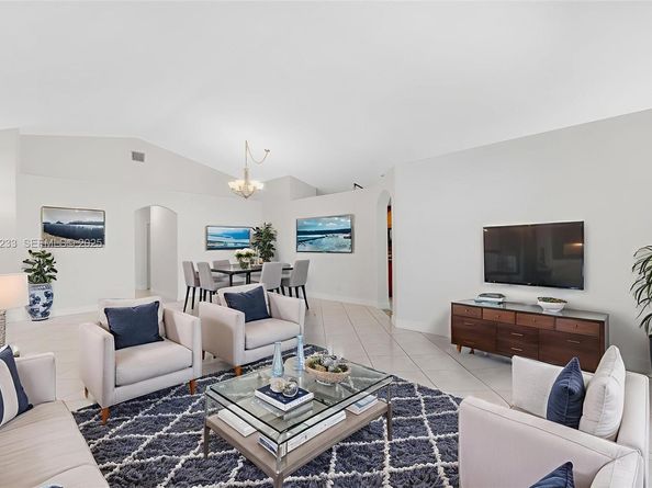 326 SW 162nd Ave, Pembroke Pines FL 33027