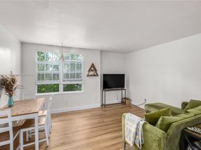 932 7th St 932A, Miami Beach FL 33139