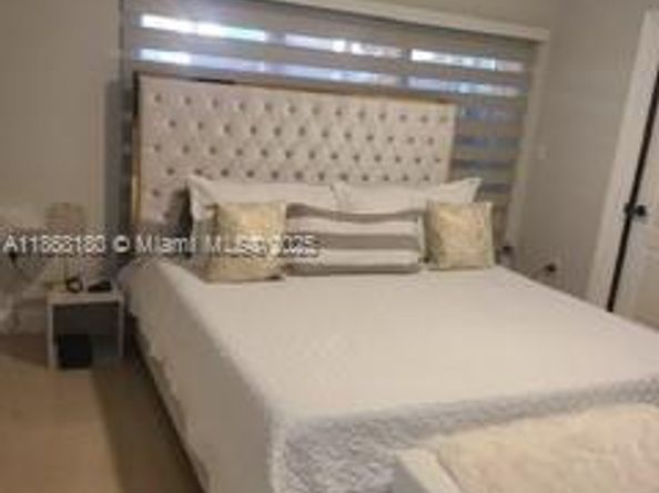 15563 SW 137th Pl, Miami FL 33177