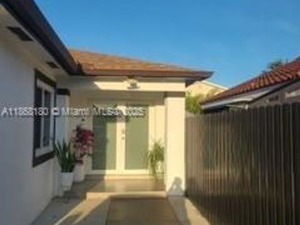 15563 SW 137th Pl, Miami FL 33177