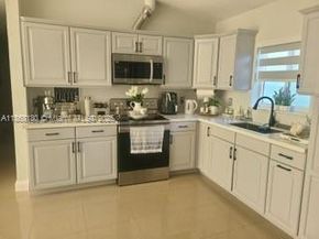 15563 SW 137th Pl, Miami FL 33177
