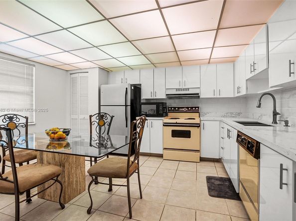 3940 Inverrary Blvd 304A, Lauderhill FL 33319