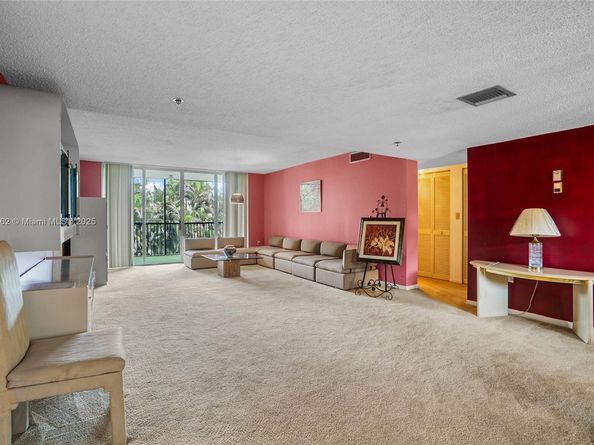 3940 Inverrary Blvd 304A, Lauderhill FL 33319