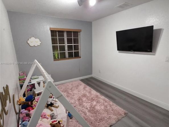 111 NW 2nd Ave 2, Hallandale Beach FL 33009