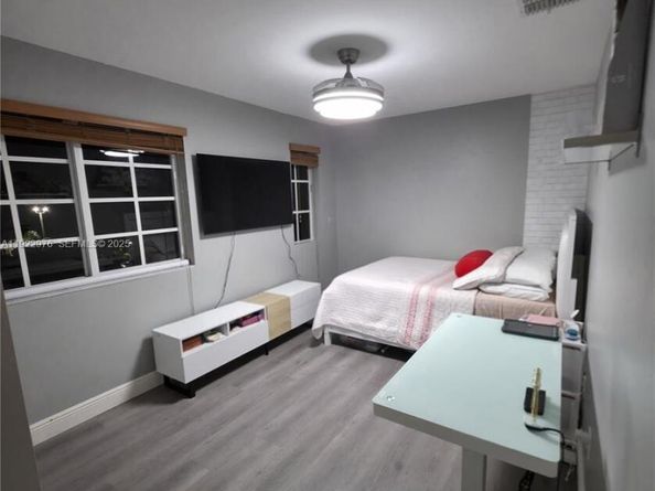 111 NW 2nd Ave 2, Hallandale Beach FL 33009