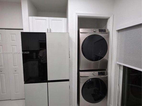 111 NW 2nd Ave 2, Hallandale Beach FL 33009