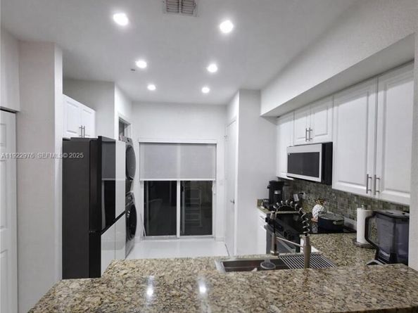 111 NW 2nd Ave 2, Hallandale Beach FL 33009