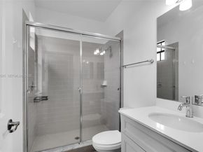 4925 NW 51st Ter, Tamarac FL 33319